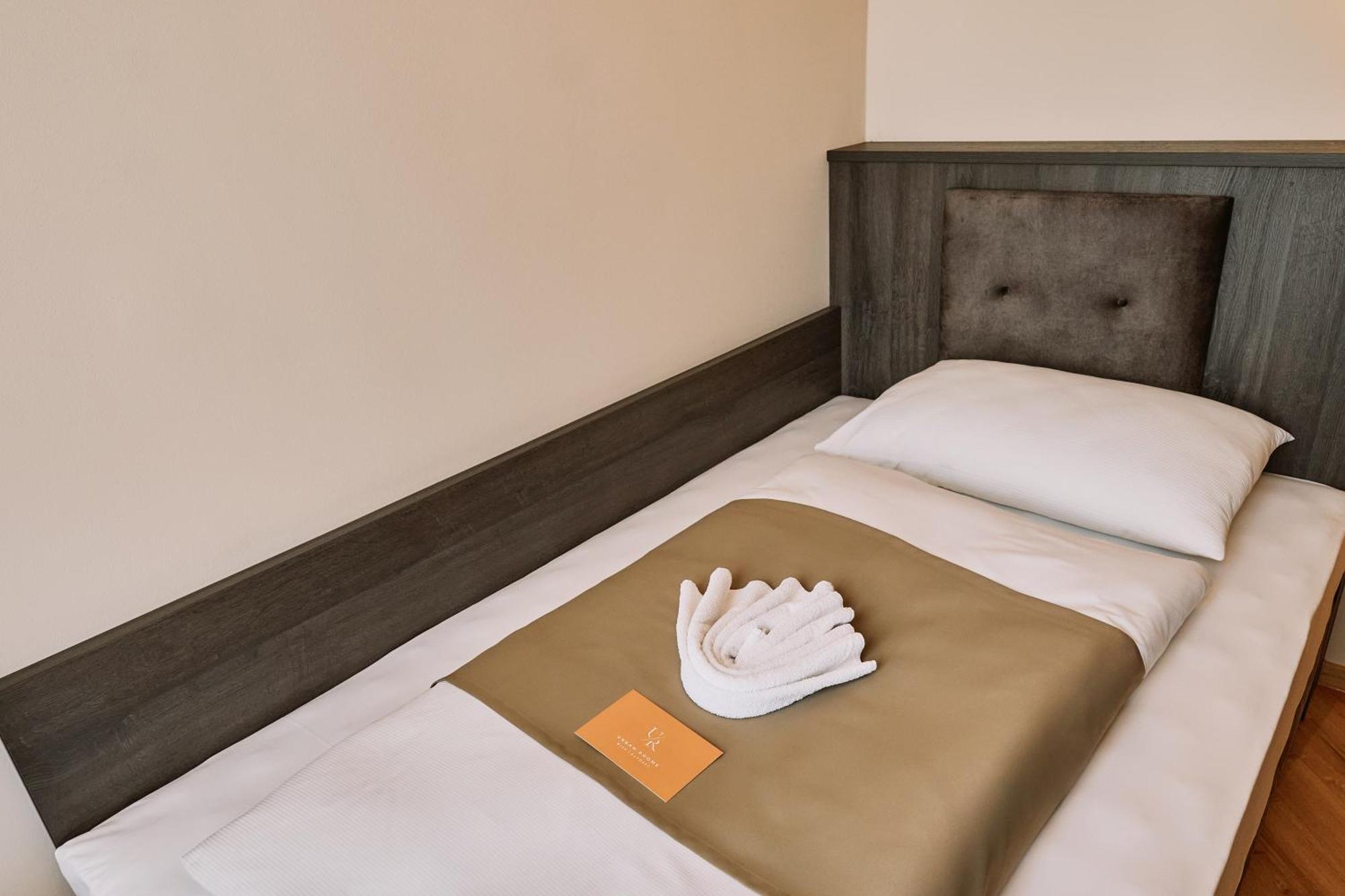 Superior Single Room,1597542585:JPEG